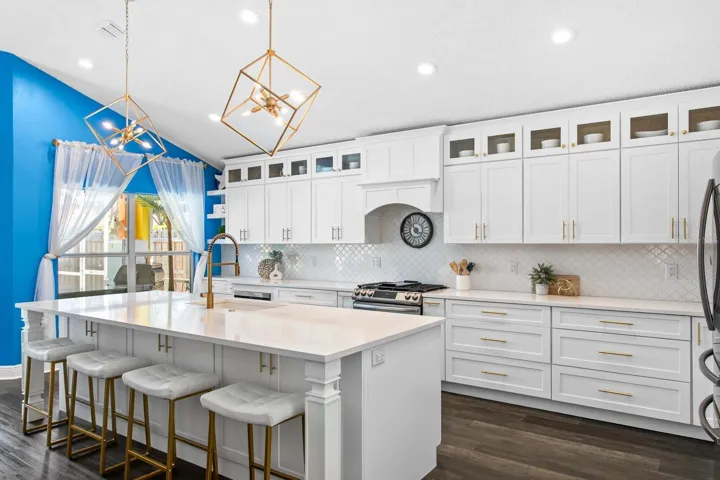 This kitchen design is typically found in homes more than twice this price point