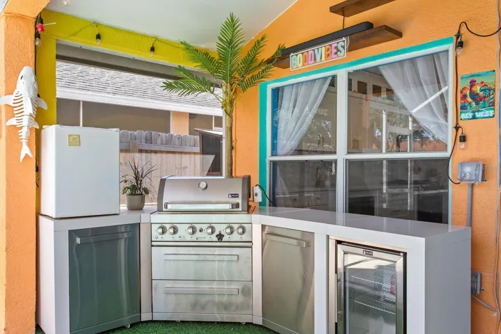 Fantastic outdoor kitchen
