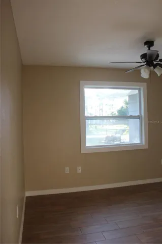3rd bedroom in front of house
