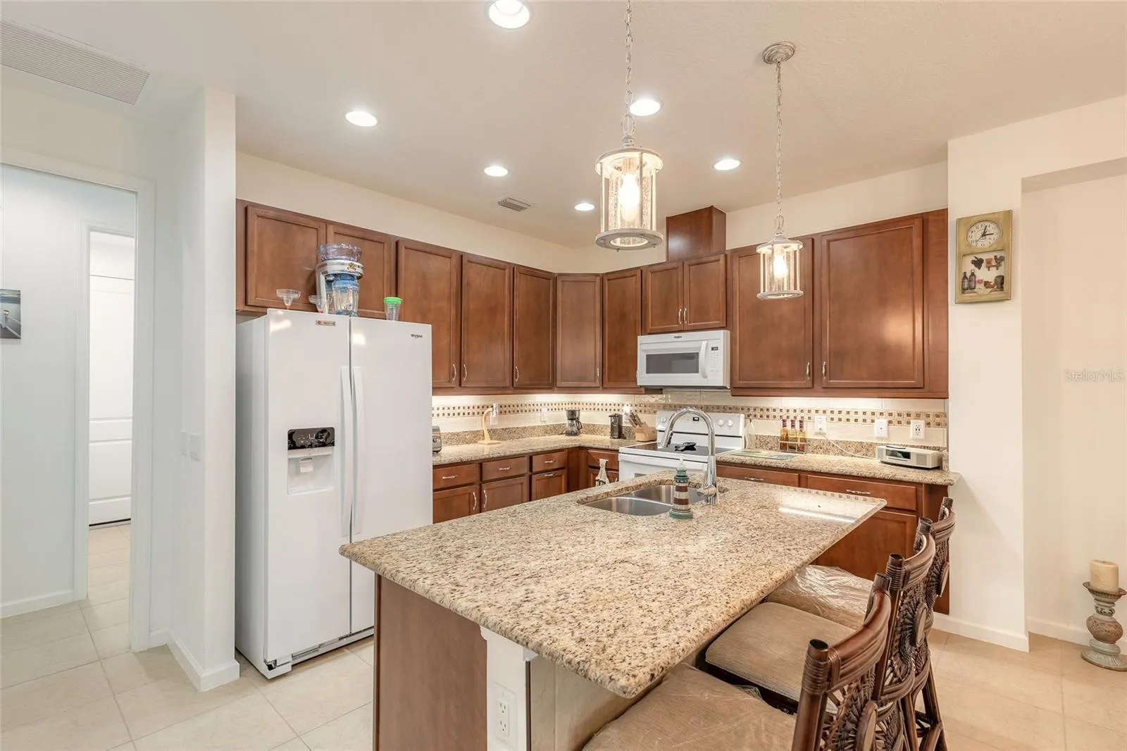 42" cabinets &amp; custom tile back splash
