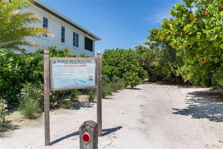 Beach Entrance only a 2 minute walk from the front doow