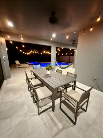 Covered lanai - perfect for dinner outdoors