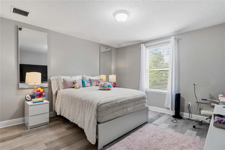 Bedroom#2 - w/ensuite bathroom
