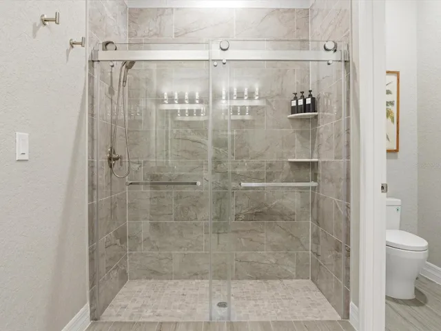 Primary's shower