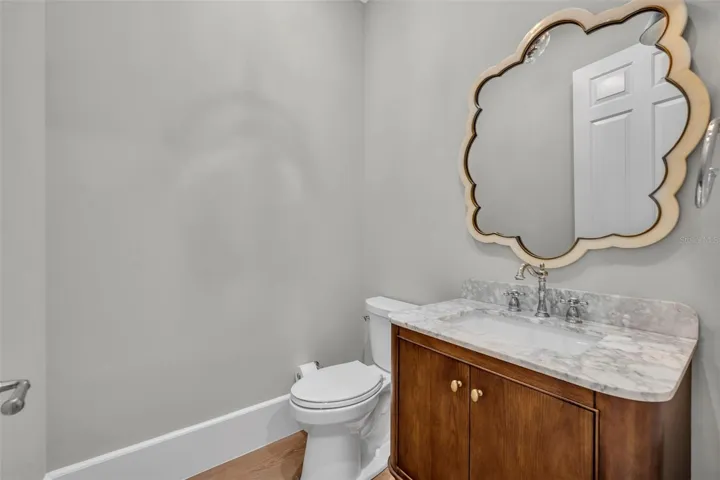 1/2 bathroom