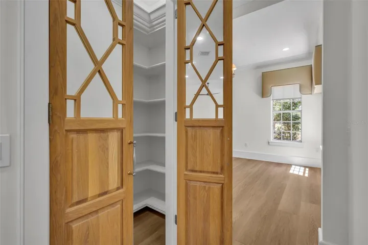 Kitchen pantry