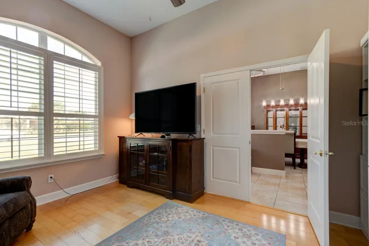 Office/guest suite with Murphy bed
