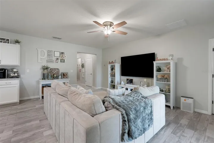 Living room 3
