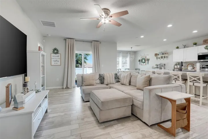Living room 2
