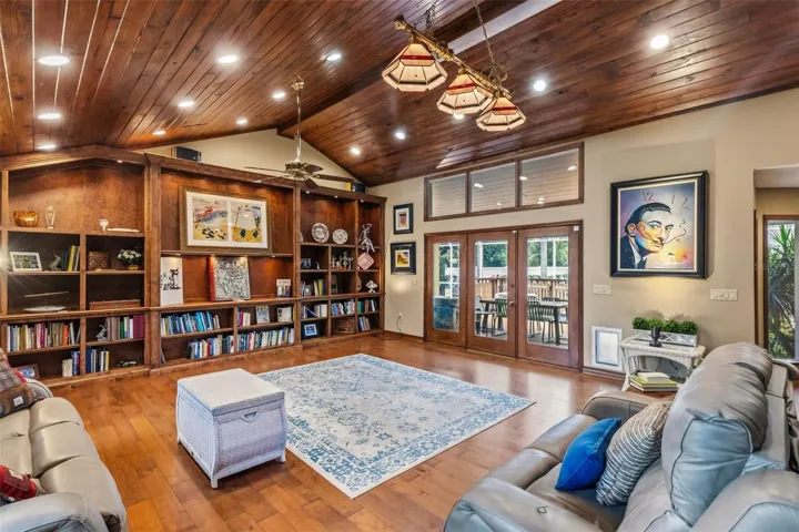 Walk way to Family Room / Dance Room