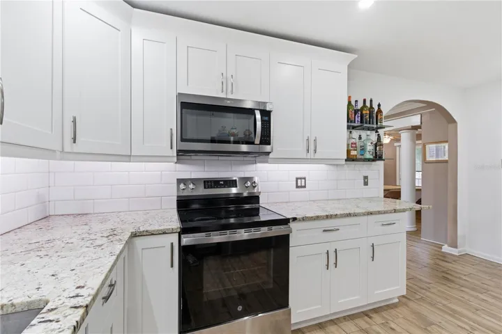 Ample counter and cabinet space