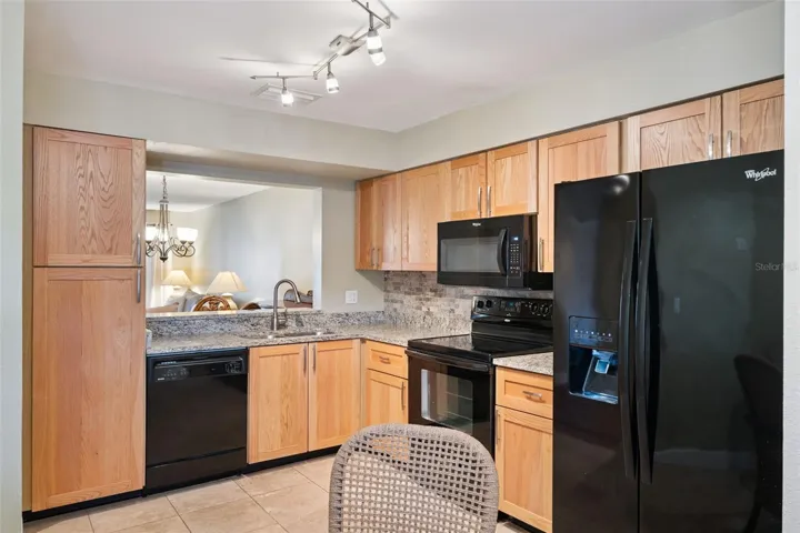 Kitchen with Handcrafted Solid Oak Cabinets