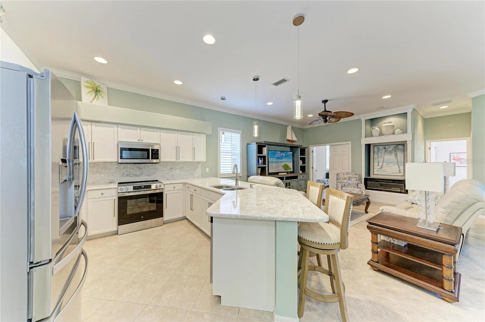 Stone Surfaces &amp; Stainless Appliances