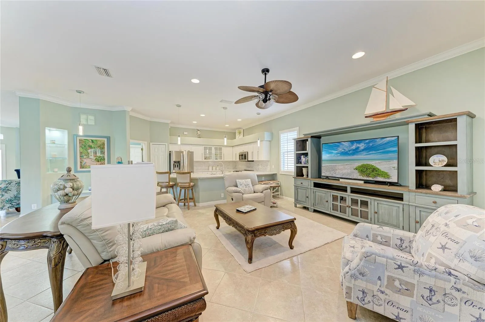 Second Living area *staged TV screen*