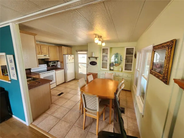 Eat in Kitchen