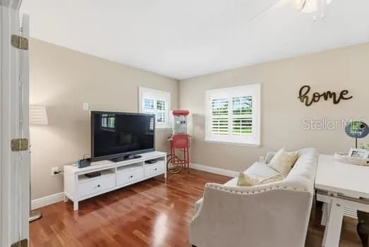 Flex space/ 5th bedroom