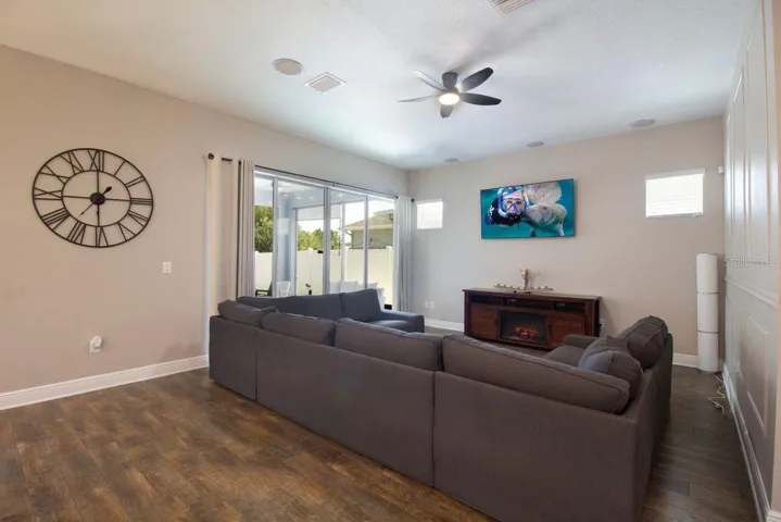 Family room with glass doors to lanai