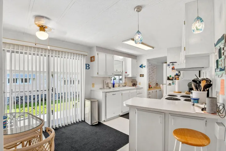 Light and bright kitchen