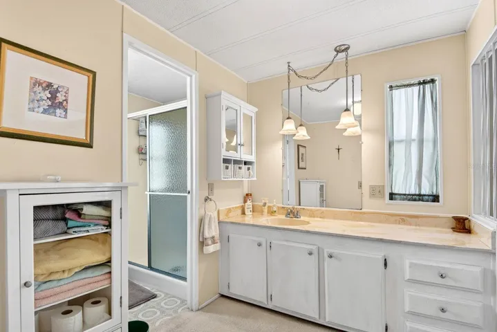 Extra large master bath with walkin shower