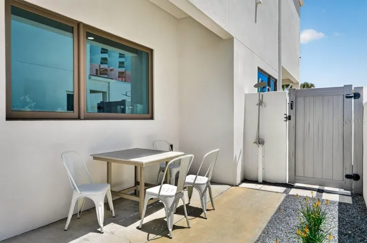 West Outdoor Shower