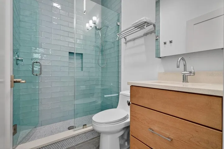 1st Floor Guest Bath 5