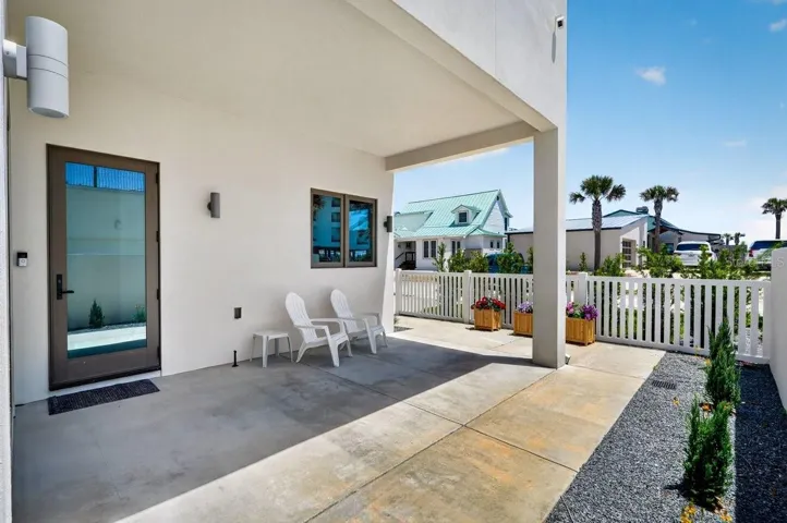 East Lanai (carport)