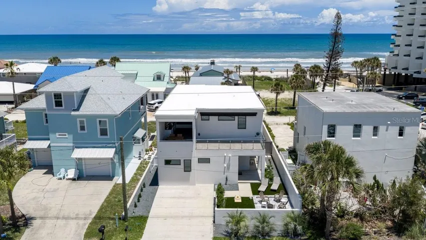 50 Steps to Beach Access to the south