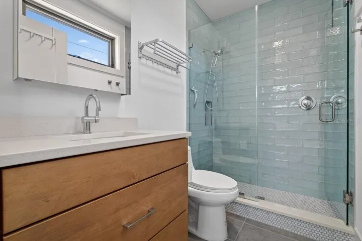 1st Floor Guest Bath 4