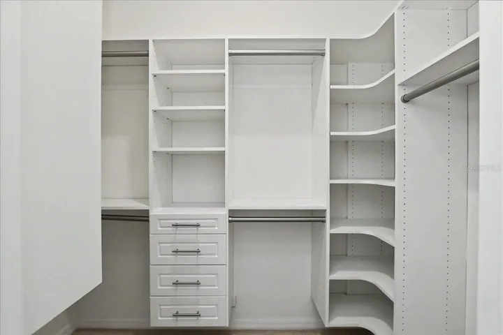 walk in closet hers