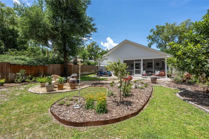Backyard Sculpted Design