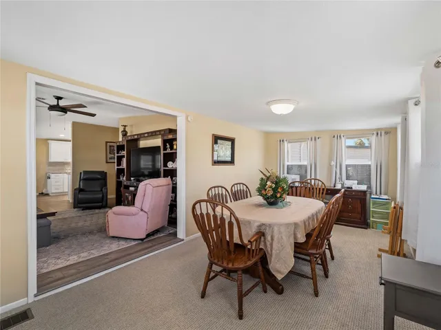 Dining room/living room