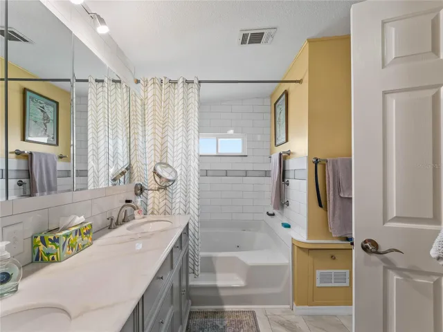 Primary ensuite bathroom