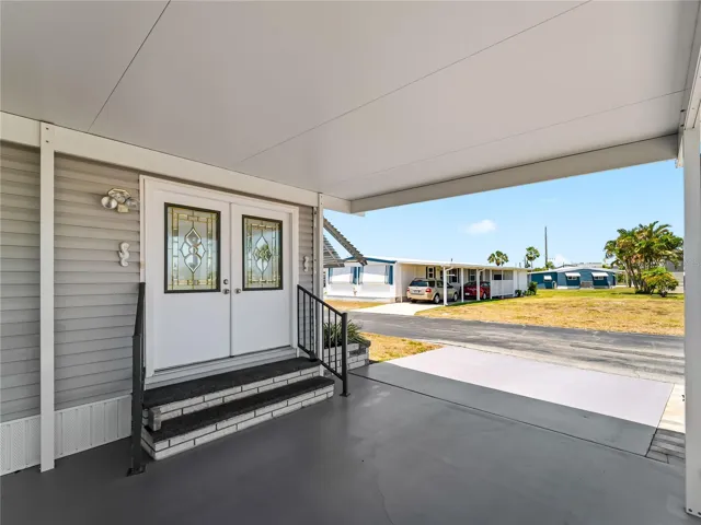 Double entry door