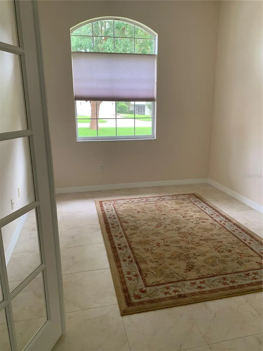 Flex room shown empty