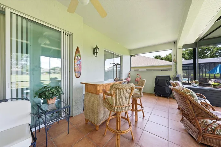 Room for bar, BBQ grill and outdoor dining