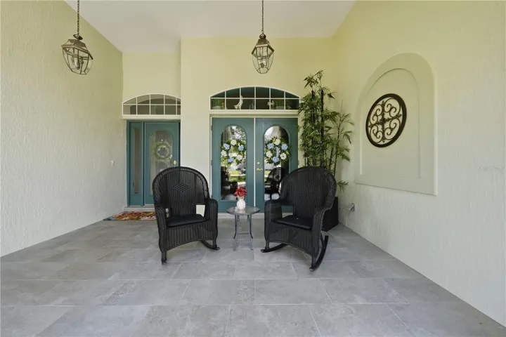 Large front porch - iced sweet tea, anyone?