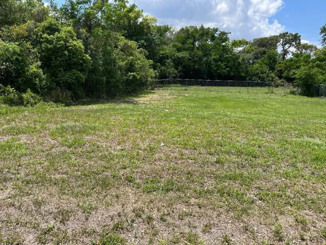 Lot Photo