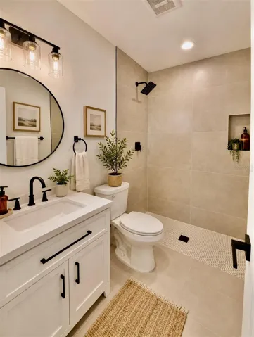 MASTER BATHROOMVIRTUALLY STAGED