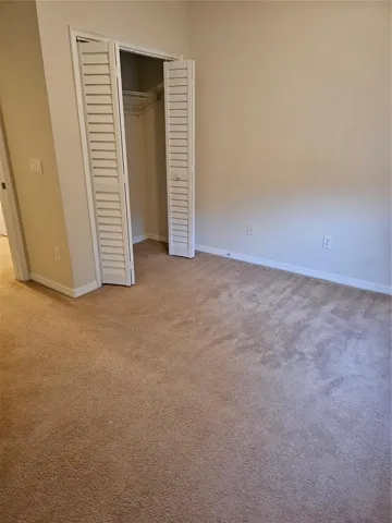 2beddrom closet