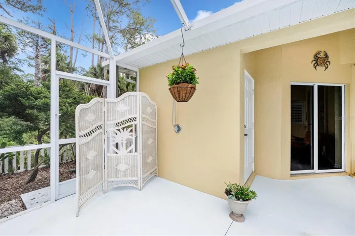 Outdoor Shower, Florida style