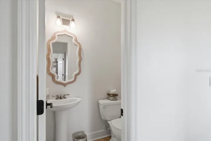 3rd level hall bath