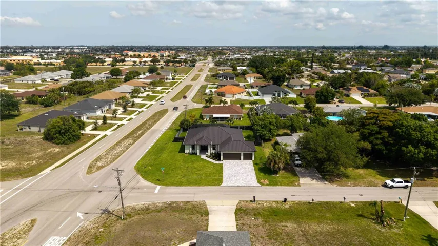 Enjoy QUICK ACCESS to shopping, dining, schools, boating & major roadways, making everyday SWFL living both convenient and connected!