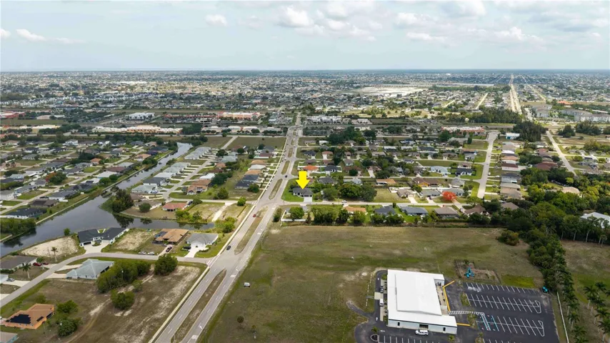 Positioned for convenience, this location makes commuting, entertaining & enjoying the best of Cape Coral effortless!