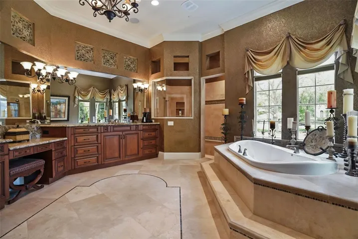 primary bedroom: bath