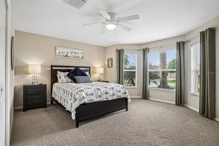 2nd bed, in front of home
