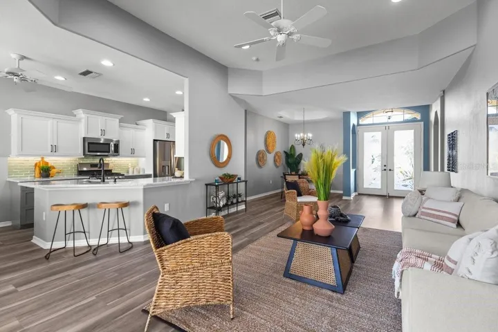 Eat-In Kitchen