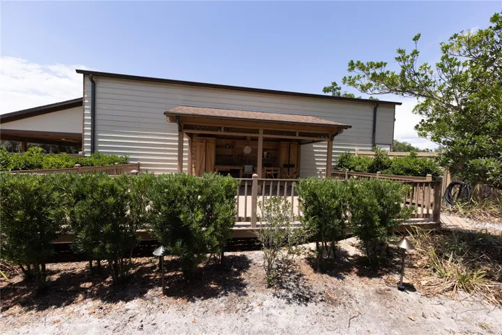 Side of RV/boat garage