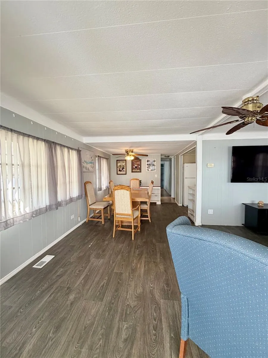 Dining rm