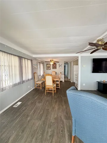 Dining rm