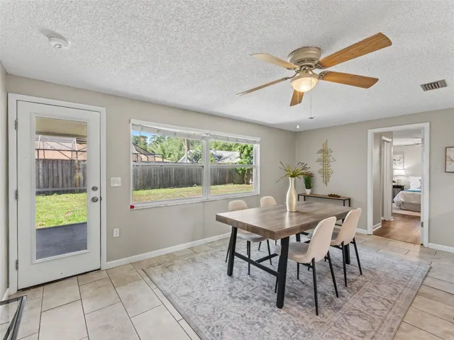 Dining room opening to lanai